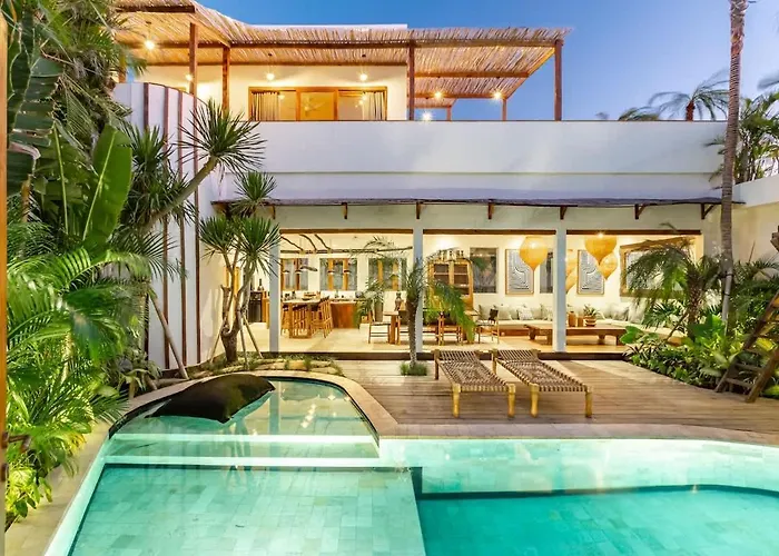 Lovely 4br Rooftop Sunset - Seminyak Ferienhaus *