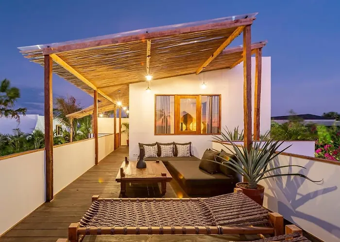 Lovely 4br Rooftop Sunset - Seminyak Ferienhaus