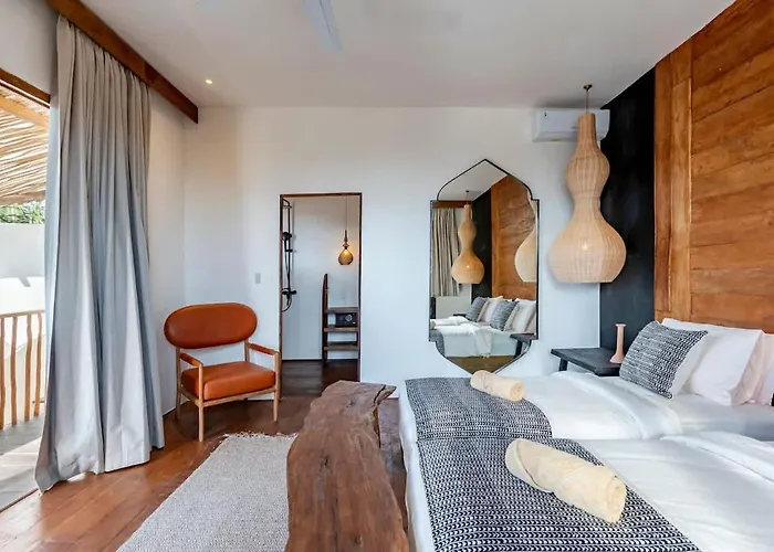 Ferienhaus Lovely 4br Rooftop Sunset - Seminyak Kerobokan