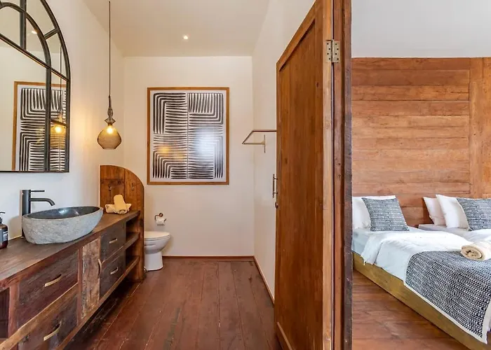 Ferienhaus Lovely 4br Rooftop Sunset - Seminyak Kerobokan