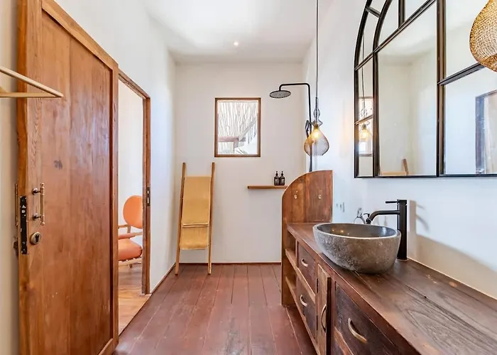 Ferienhaus Lovely 4br Rooftop Sunset - Seminyak *