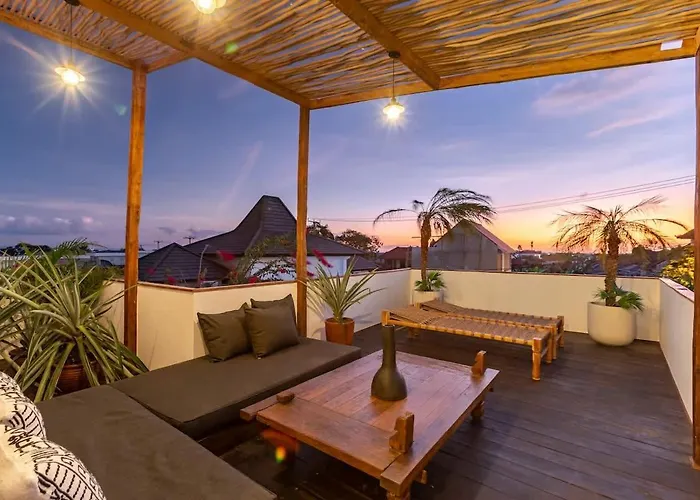 Ferienhaus Lovely 4br Rooftop Sunset - Seminyak Kerobokan