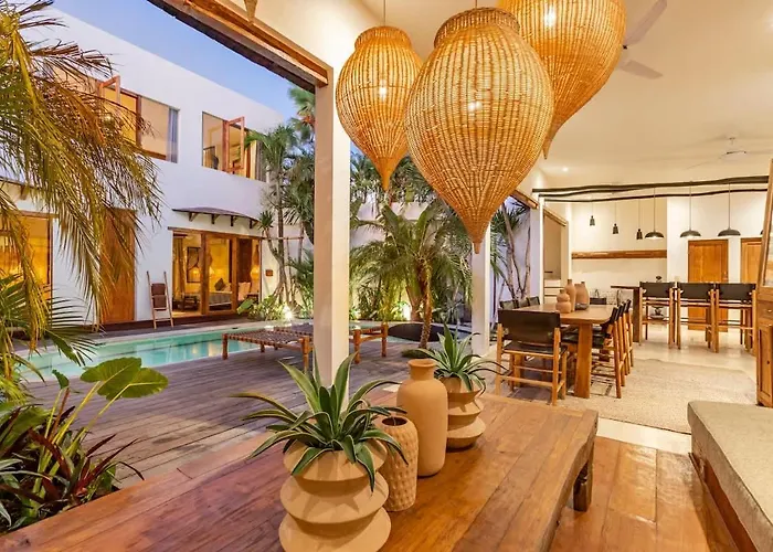 Lovely 4br Rooftop Sunset - Seminyak Ferienhaus *